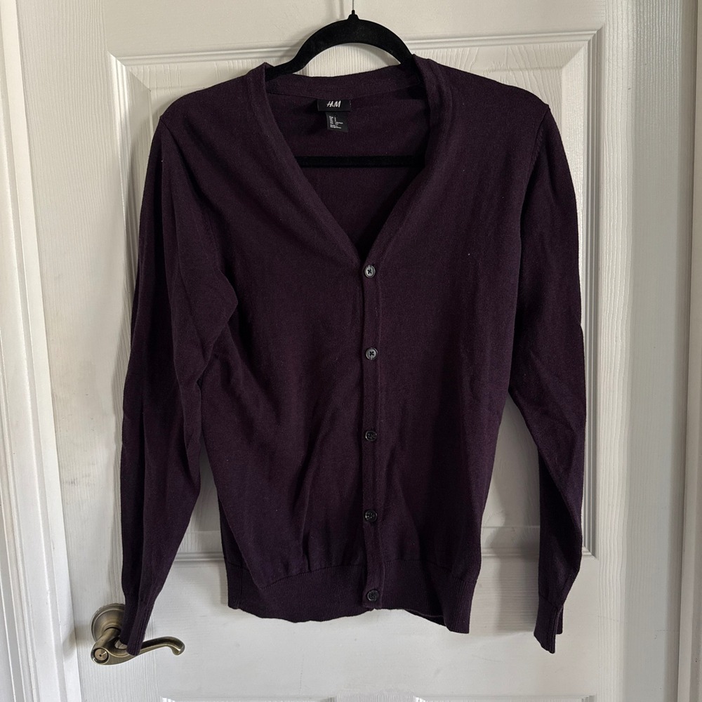HM Womens Plum Purple V-Neck Button Front Lightweight Knit Cardigan Sweater